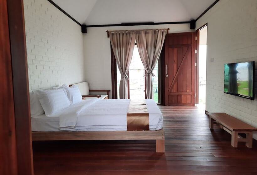 هتل The Kelong Trikora Resort