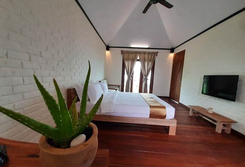 هتل The Kelong Trikora Resort