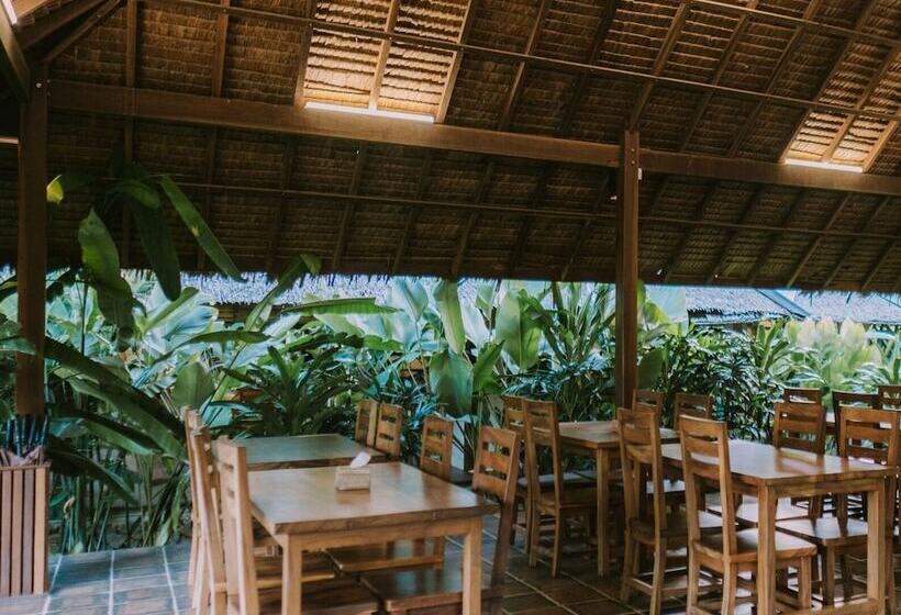 هتل The Kelong Trikora Resort