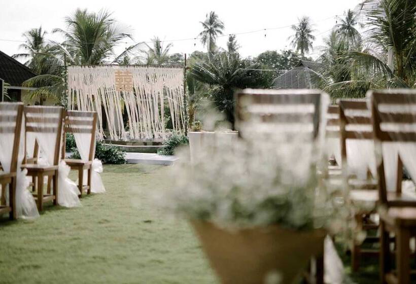 هتل The Kelong Trikora Resort