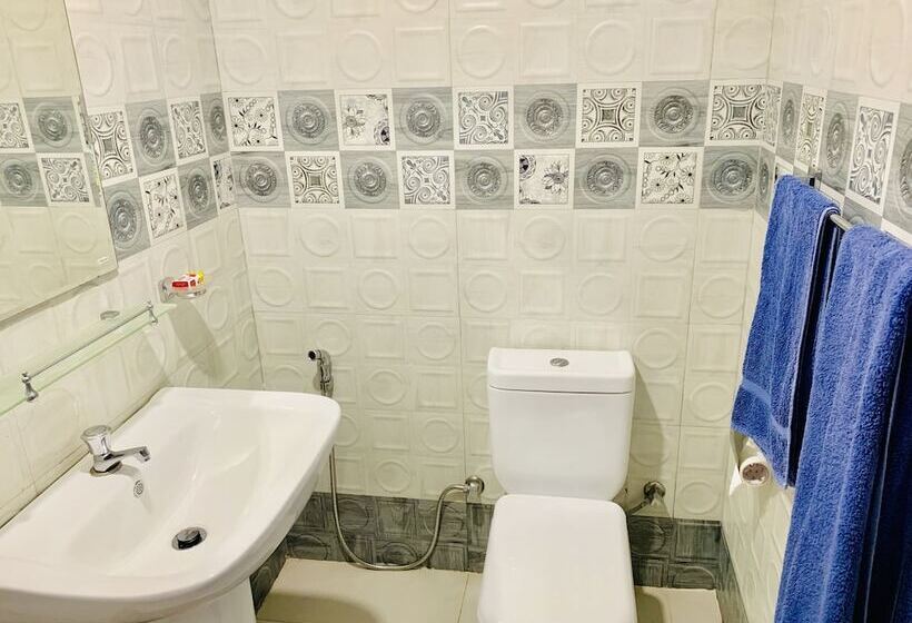 پانسیون Michs Beach Villa   Maggona