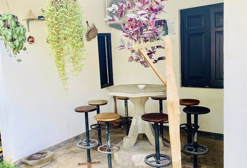 پانسیون Michs Beach Villa   Maggona