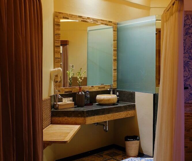 민박 Kadewa Retreat Ubud   Adults Only