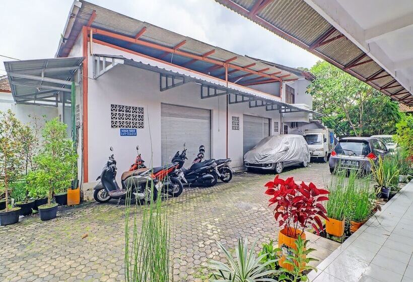 فندق Gusti Residence By Oyo Rooms