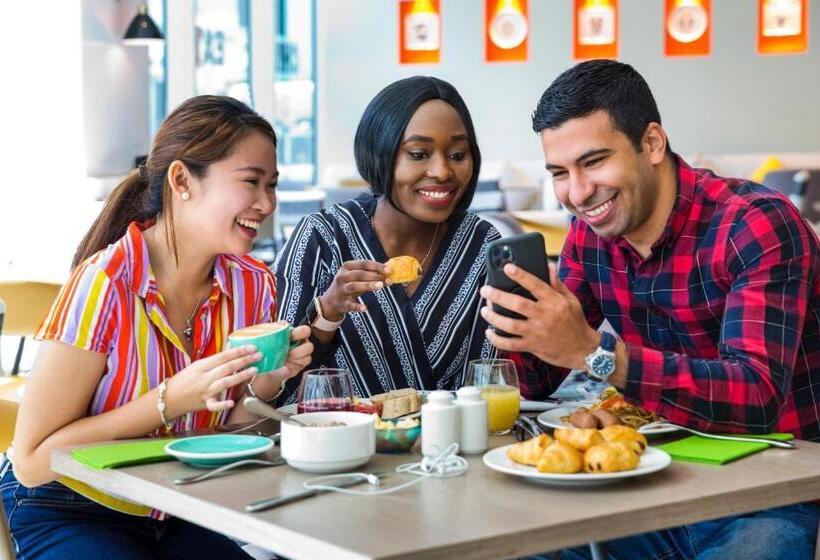 Fotos del hotel Ibis Styles Dubai Airport:  30