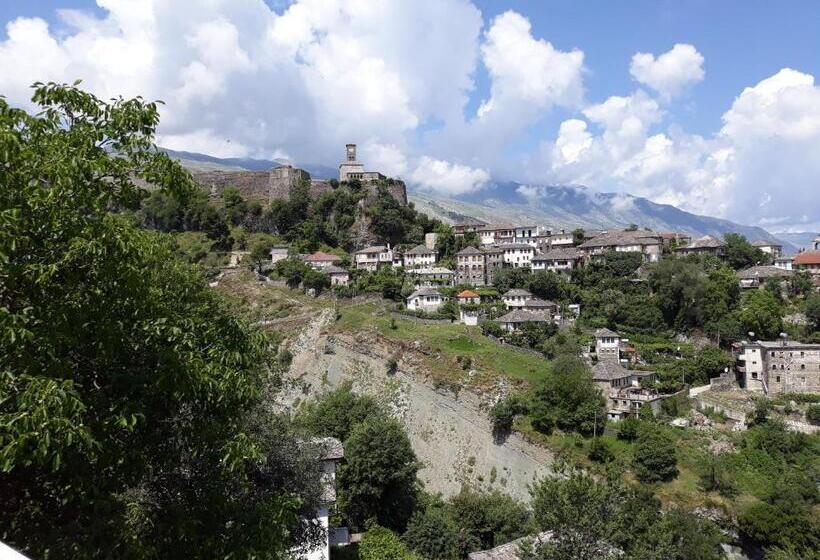 پانسیون Guest House Argjiro Castle
