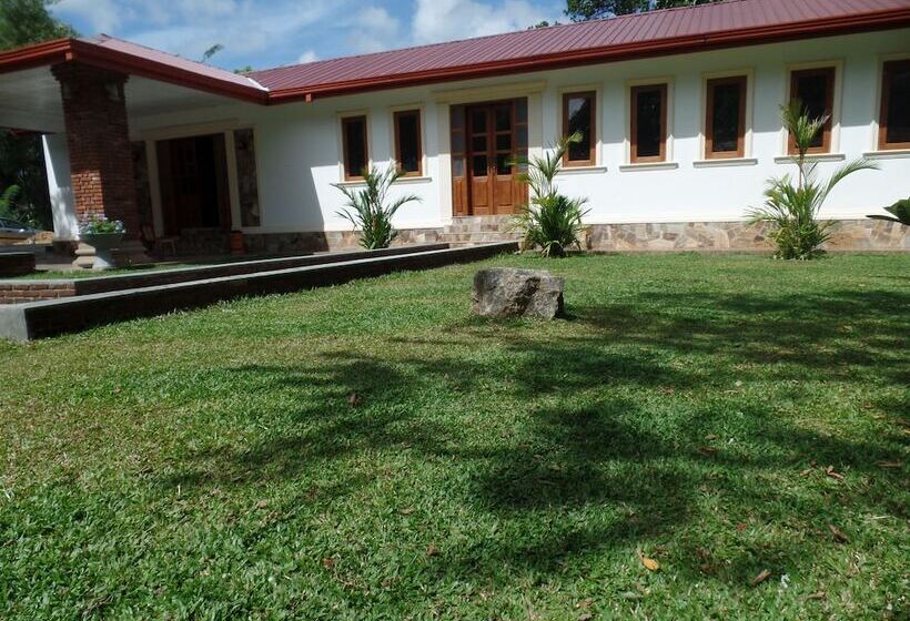 پانسیون The Crown Hotel Dambulla