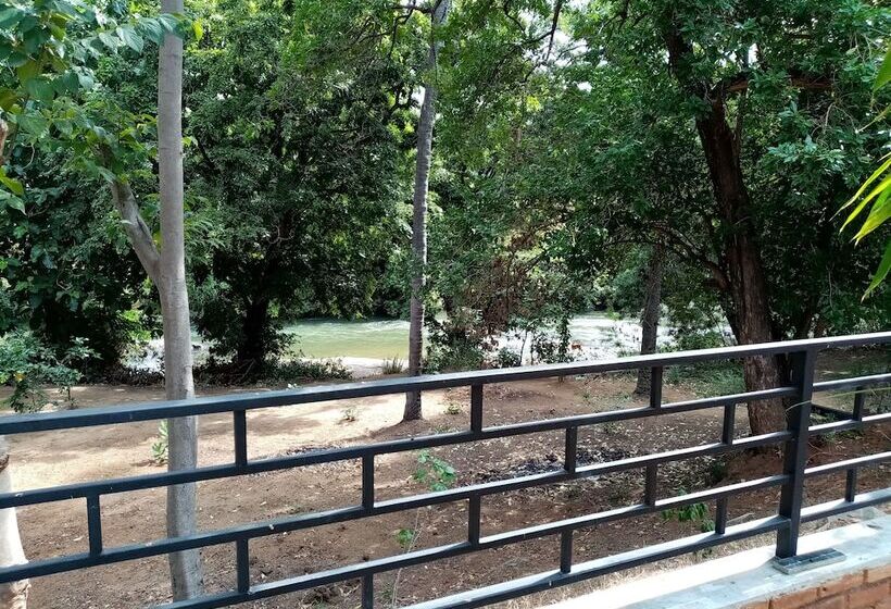 پانسیون The Crown Hotel Dambulla