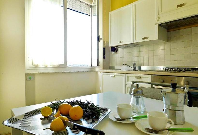 Villa Unifamiliare Con Posto Auto!