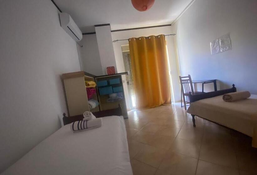 تختخواب و صبحانه Home Sweet Home   Guest House
