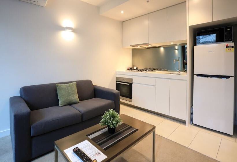 Flinders Street Apartments