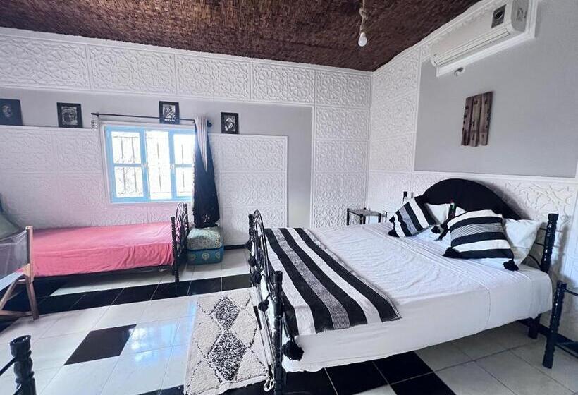 پانسیون La Maison Traditionnelle Hôtel Et Guesthouse