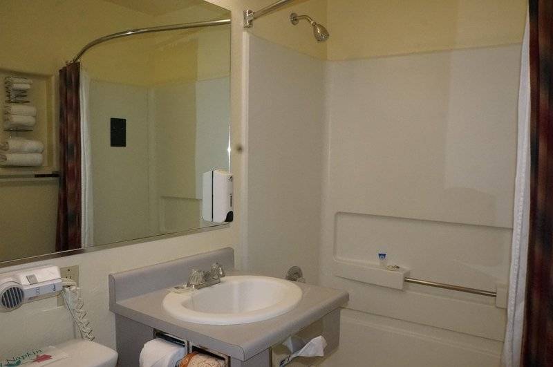هتل Americas Best Value Inn & Suites Oroville