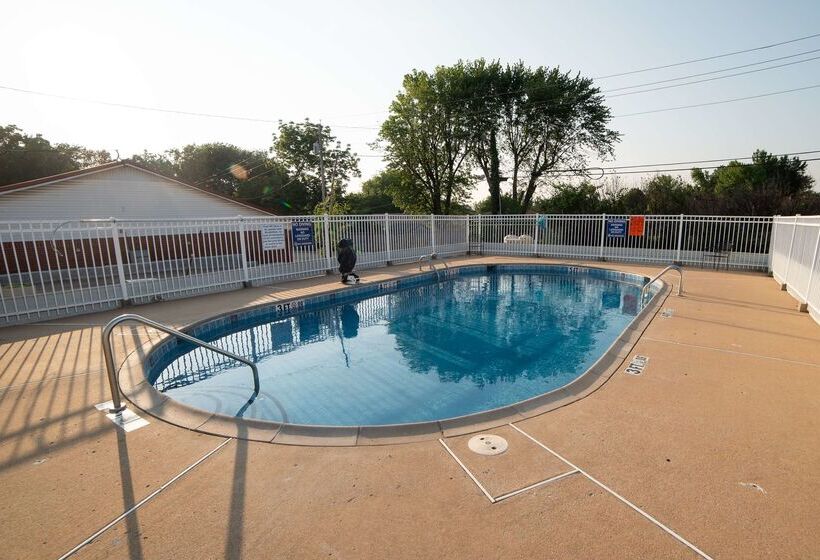 فندق Americas Best Value Inn And Suites Siloam Springs