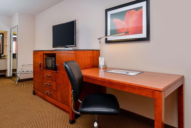 فندق Best Western Executive Inn