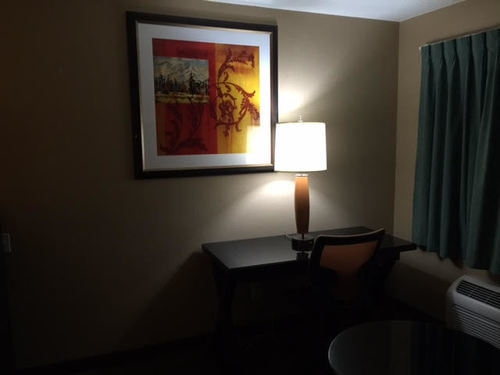 Hotel Briarwood Suites