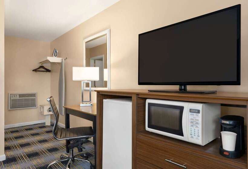 Hotel Days Inn By Wyndham Middletown/newport Area