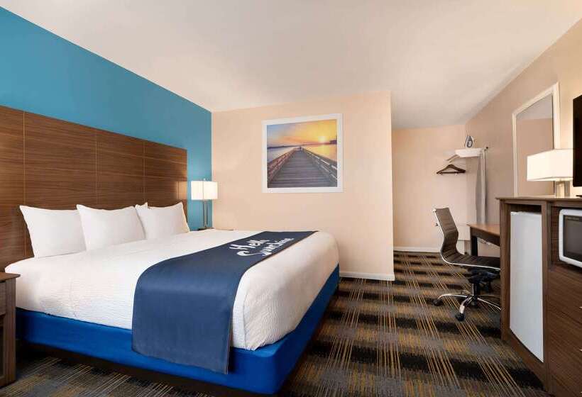 هتل Days Inn By Wyndham Middletown/newport Area