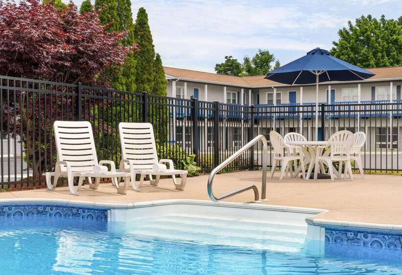 Hotel Days Inn By Wyndham Middletown/newport Area