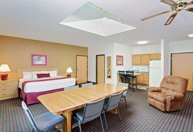 فندق Ramada By Wyndham Richland Center