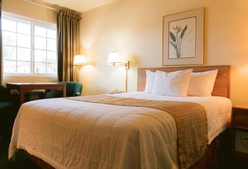 فندق Riverfront Inn Roseburg