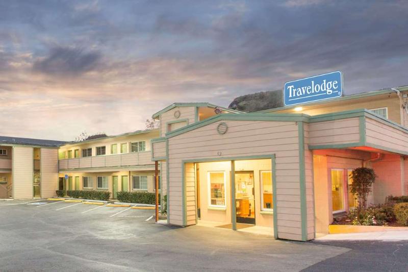 فندق Riverfront Inn Roseburg