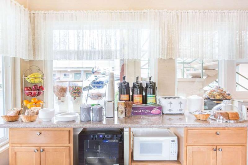 فندق Riverfront Inn Roseburg