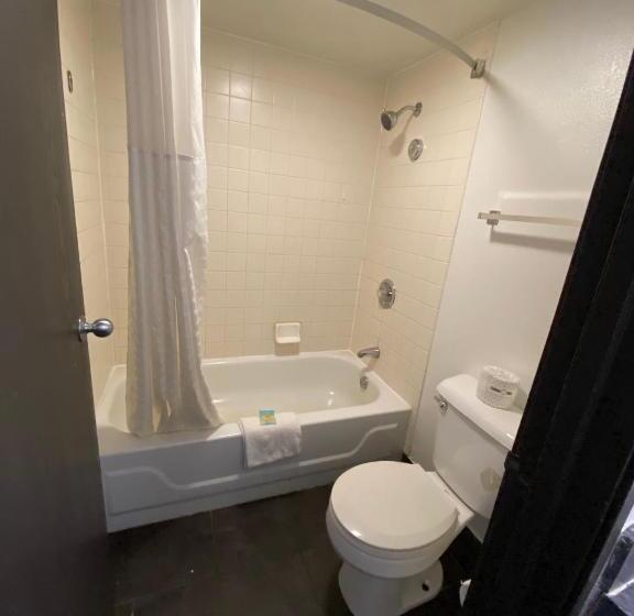 فندق Skylight Inn Willoughby   Cleveland Mentor