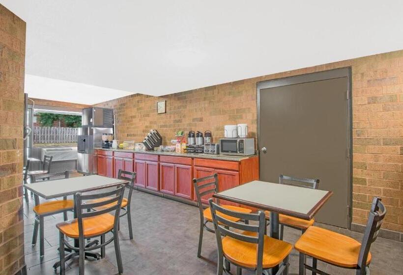 فندق Skylight Inn Willoughby   Cleveland Mentor