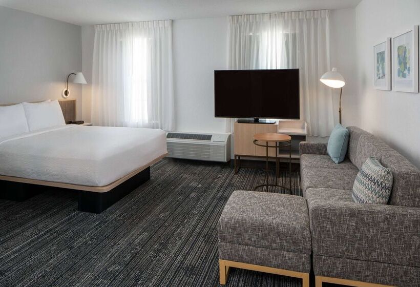 هتل Sonesta Simply Suites Falls Church