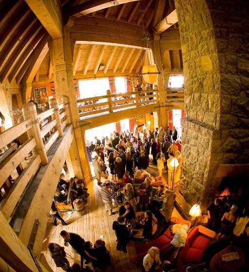 Отель Timberline Lodge