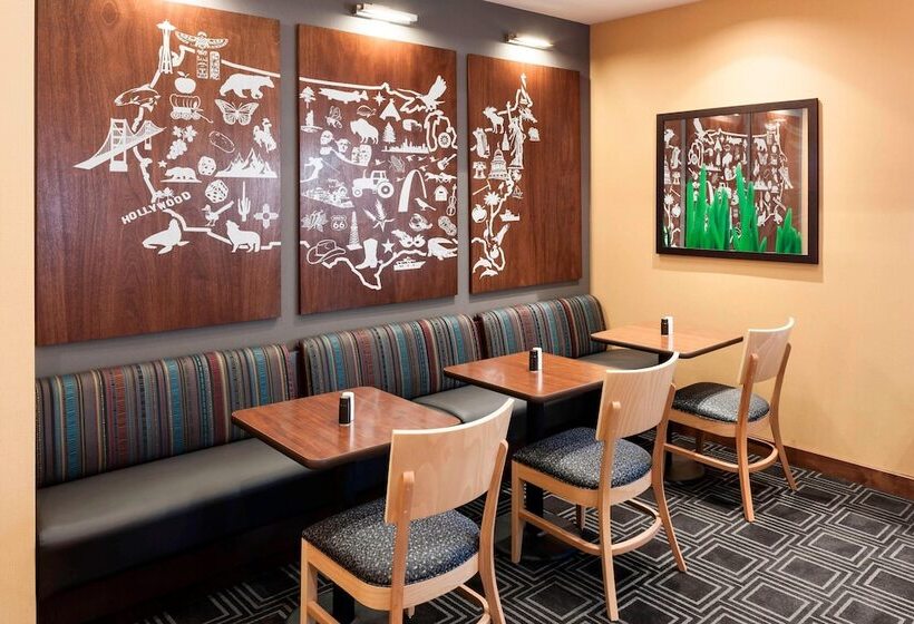 בית מלון כפרי Towneplace Suites Dallas Las Colinas