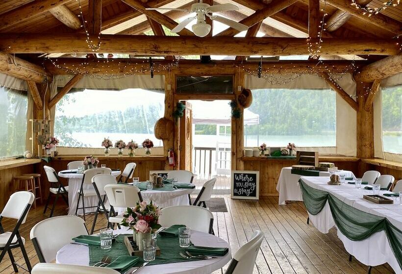 هتل Trail Lake Lodge