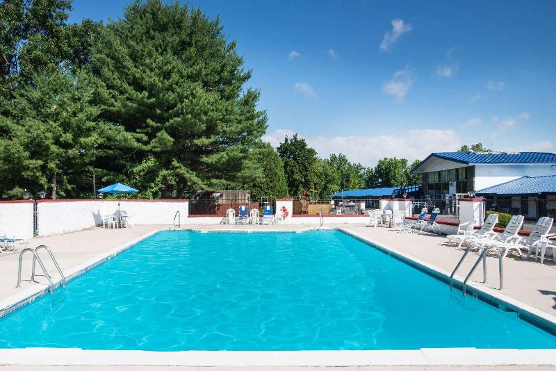 هتل Travelodge By Wyndham Lake George Ny