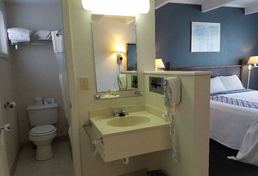 هتل Travelodge By Wyndham Lake George Ny