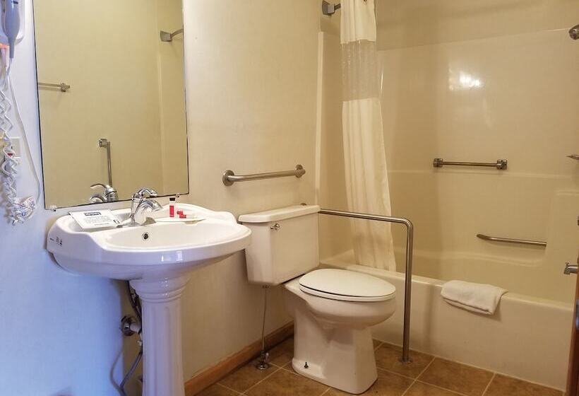 هتل Travelodge By Wyndham Lake George Ny