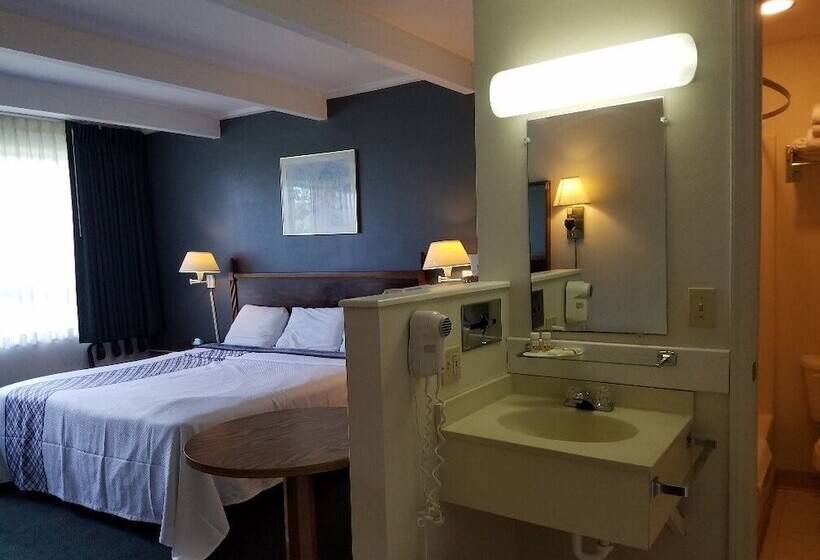 هتل Travelodge By Wyndham Lake George Ny