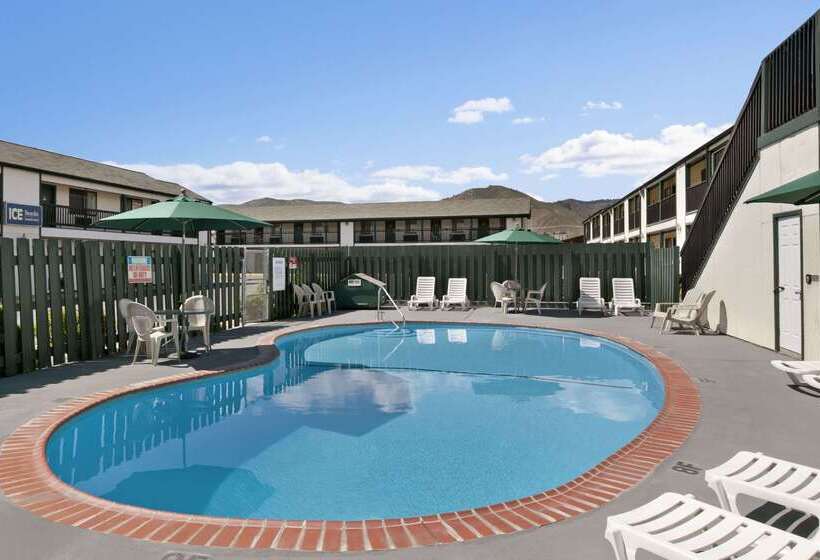 هتل Travelodge By Wyndham Wenatchee