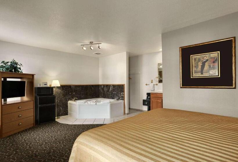 هتل Travelodge By Wyndham Wenatchee