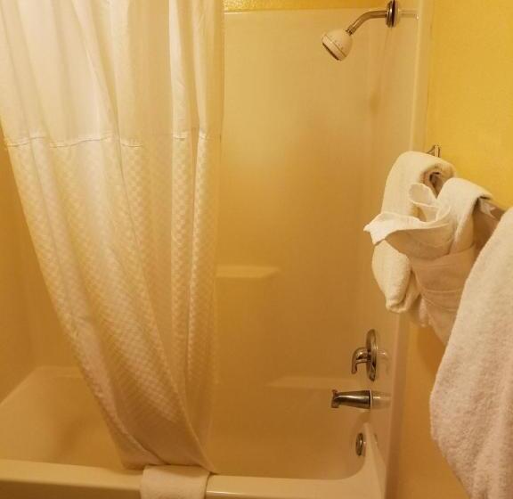 هتل Travelodge By Wyndham Wenatchee