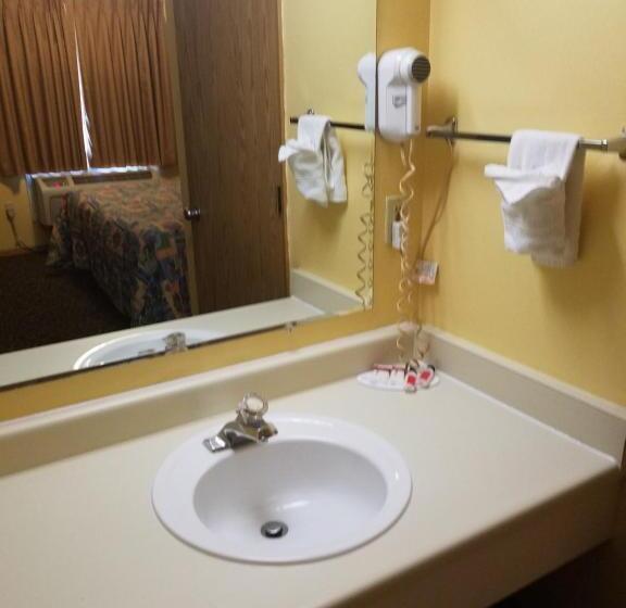 هتل Travelodge By Wyndham Wenatchee