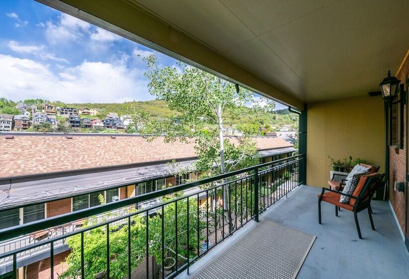 هتل Treasure Mountain Inn