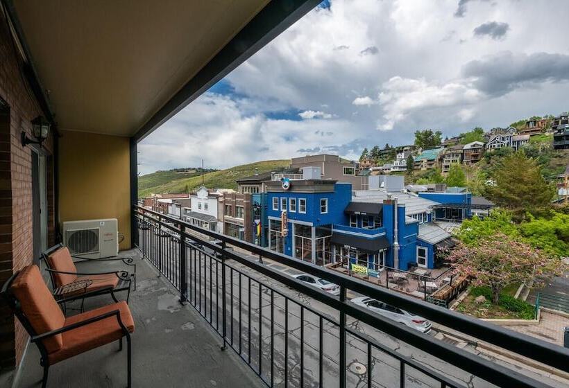 هتل Treasure Mountain Inn