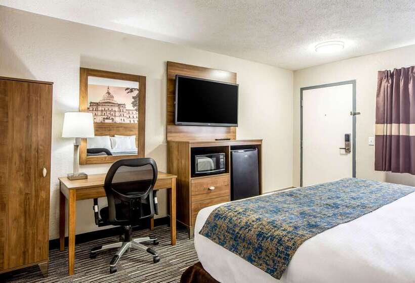 فندق على الطريق Clarion Pointe East Lansing University Area