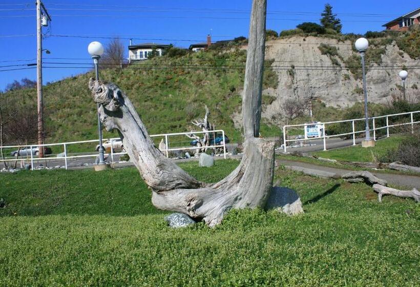 فندق على الطريق Tides Inn & Suites