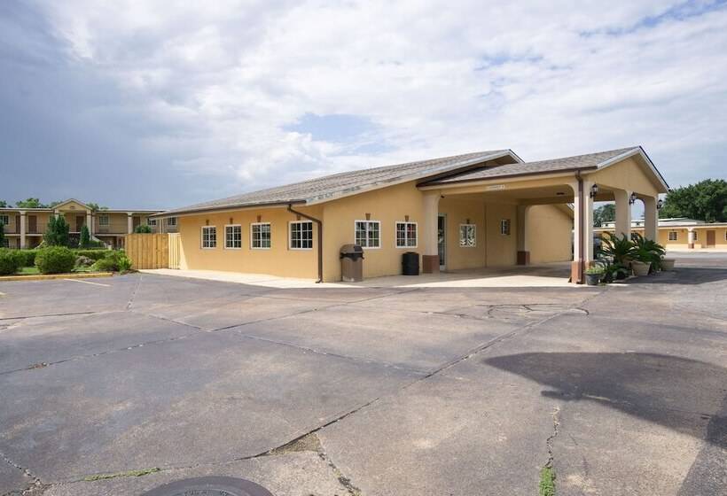 모텔 Woodridge Inn And Suites