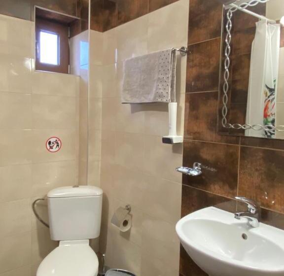 פנסיון Kot Garden Guest House