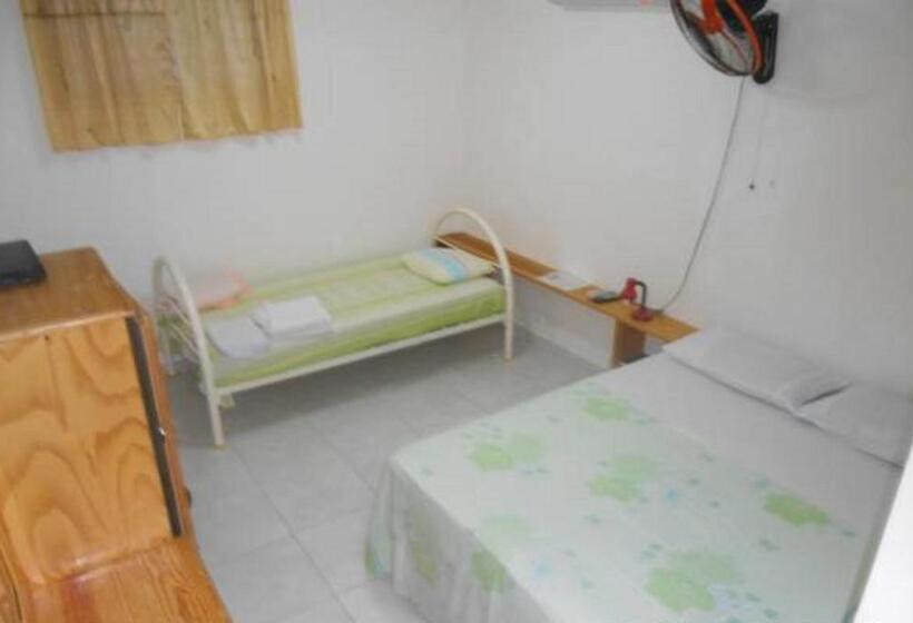 پانسیون Lucy Rooms