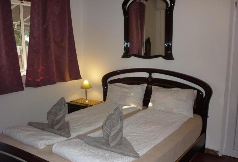 פנסיון R1 Rolléder Apartman Ház