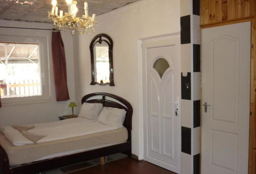פנסיון R1 Rolléder Apartman Ház
